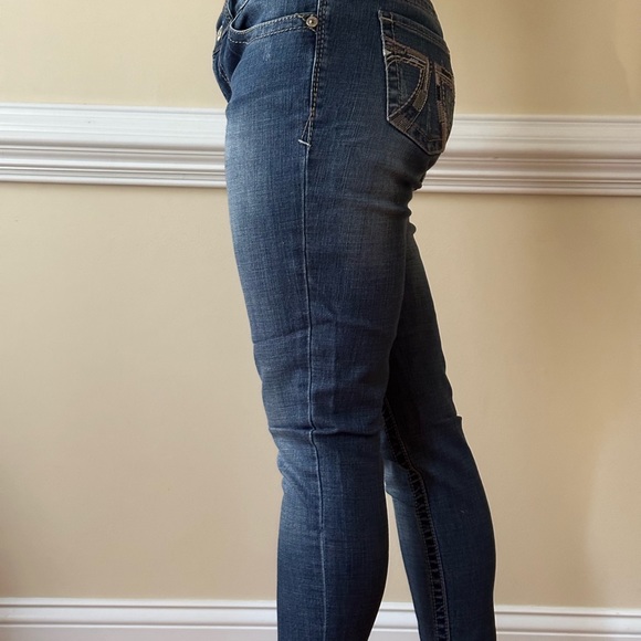 Seven7 skinny easy fit jeans. Size 8. Like new! - Picture 6 of 8